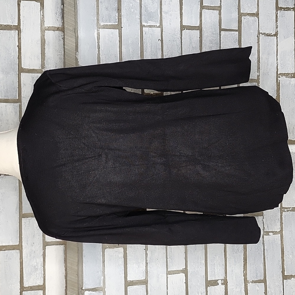 Cable & Gauge Black Cut-Out Shoulder Top - Picture 4 of 11